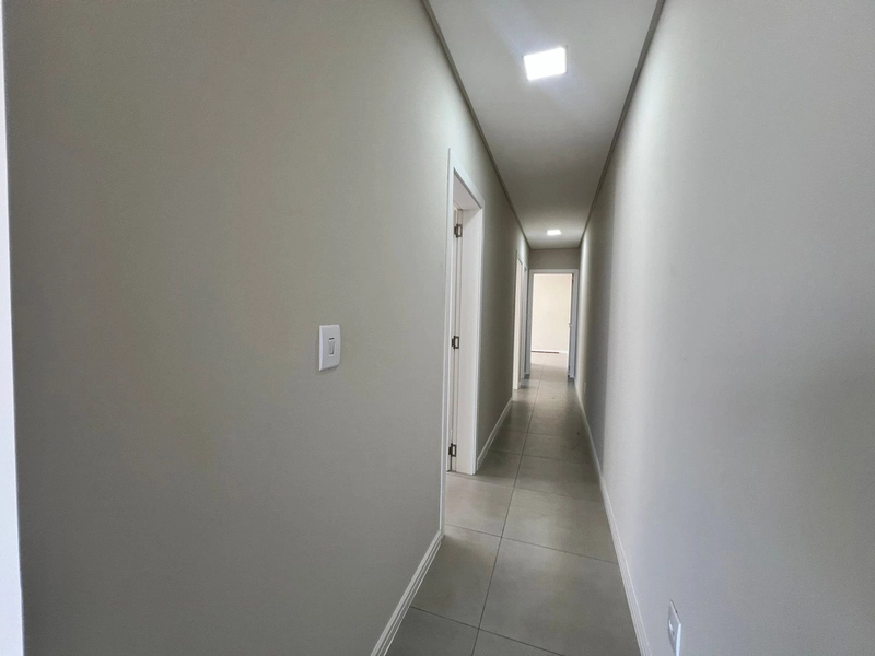 Linda casa com 3 dormitórios à duas quadra do mar: 8ª foto da galeria de imagens do imóvel