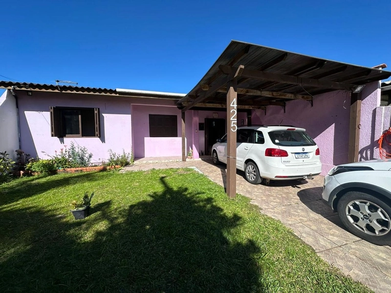 Casa ampla e mobiliada com 4 dormitórios em Capão da Canoa: 2ª foto da galeria de imagens do imóvel