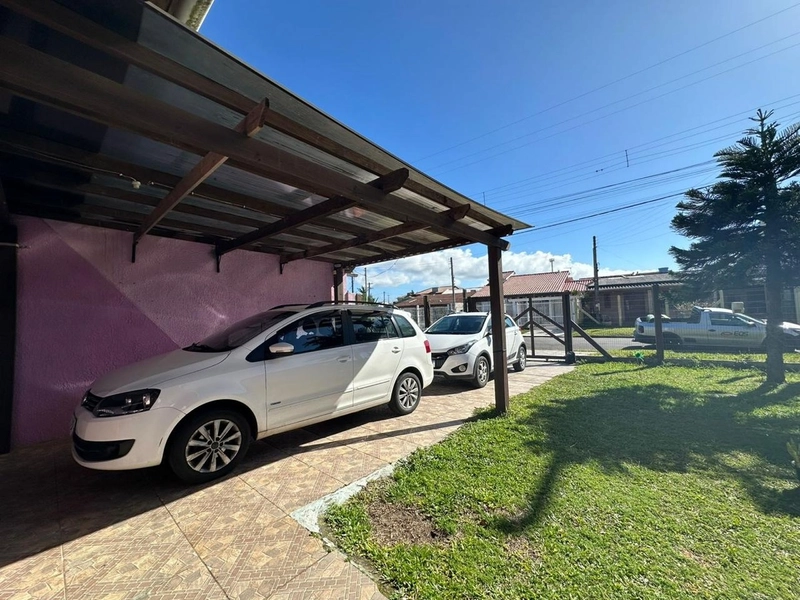 Casa ampla e mobiliada com 4 dormitórios em Capão da Canoa: 3ª foto da galeria de imagens do imóvel