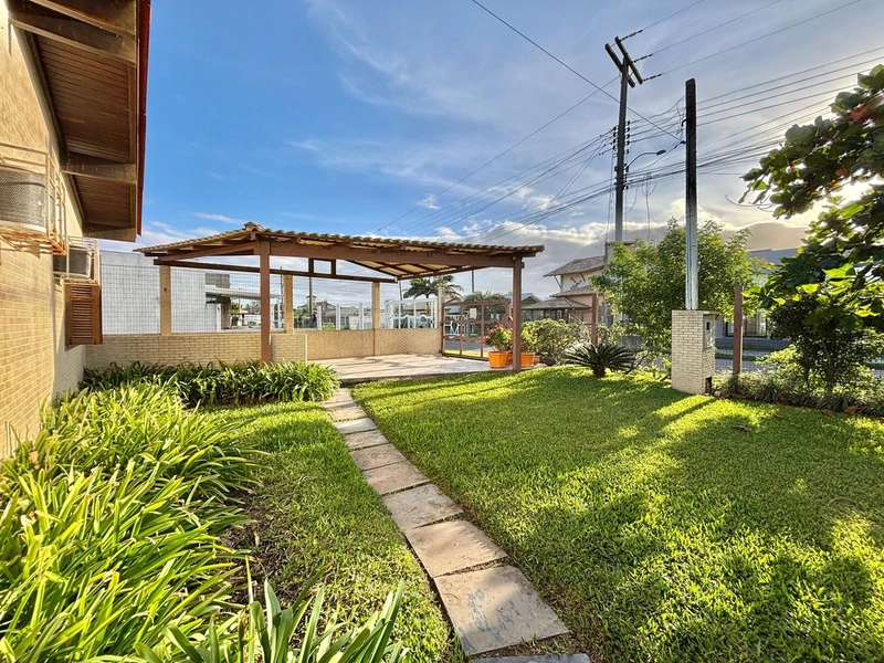 Casa a venda com 4 dormitórios em Capão da Canoa: 4ª foto da galeria de imagens do imóvel