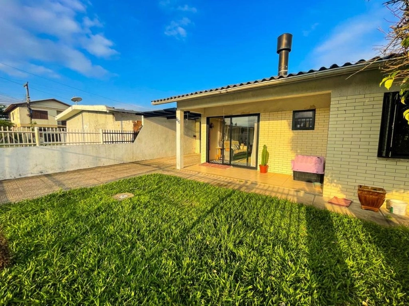 Casa a venda com 3 dormitórios em Capão da Canoa: 2ª foto da galeria de imagens do imóvel