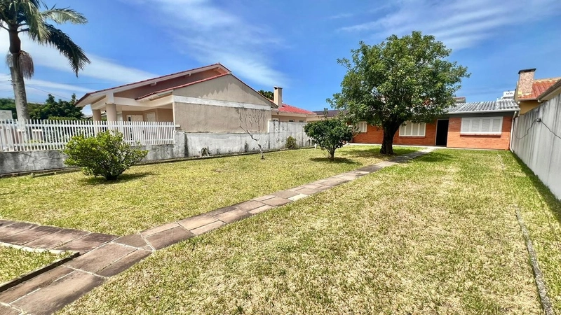 Casa com dois dormitórios a venda na Zona Nova em Capão da Canoa: 4ª foto da galeria de imagens do imóvel