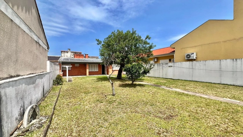 Casa com dois dormitórios a venda na Zona Nova em Capão da Canoa: 3ª foto da galeria de imagens do imóvel