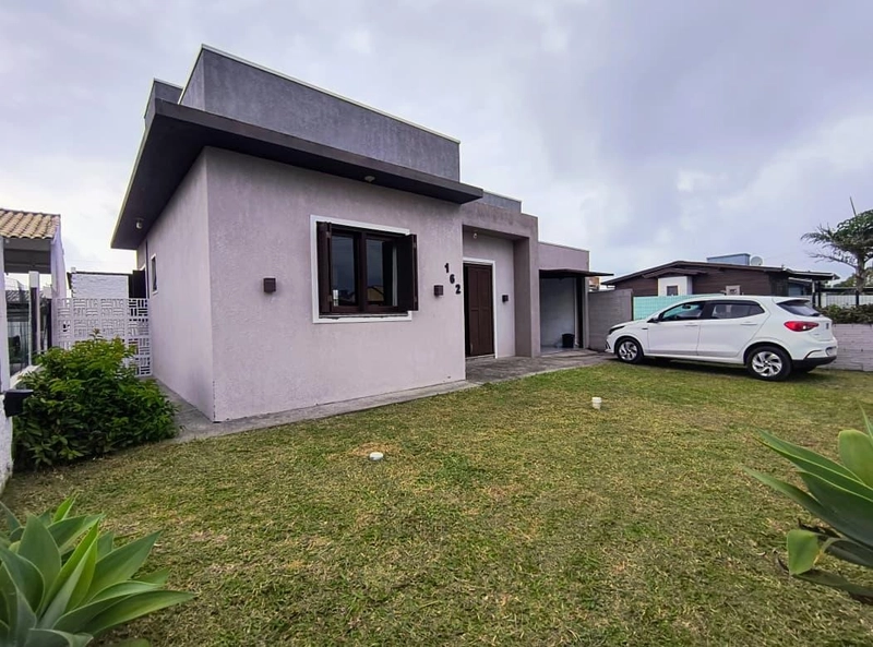 Casa com 2 dormitórios a venda em Capão da Canoa