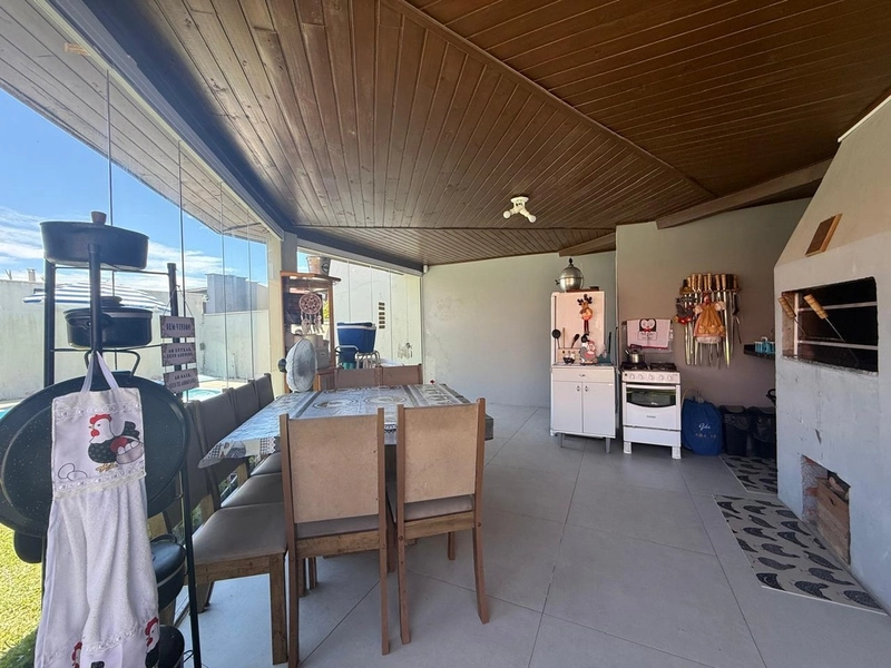 casa com 3 dormitórios próxima ao mar: 6ª foto da galeria de imagens do imóvel