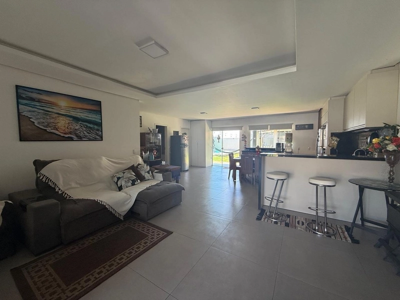 casa com 3 dormitórios próxima ao mar: 5ª foto da galeria de imagens do imóvel