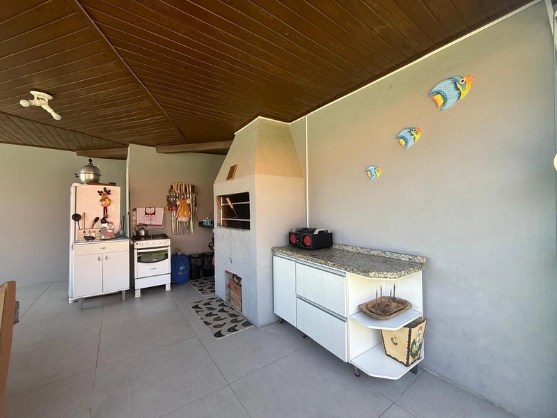 casa com 3 dormitórios próxima ao mar: 8ª foto da galeria de imagens do imóvel