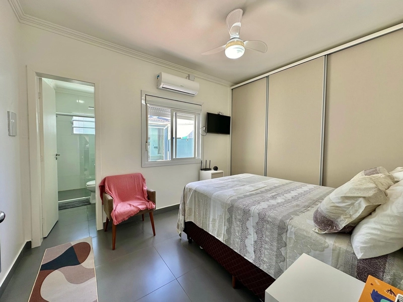 BELISSIMA CASA COM PISCINA: 8ª foto da galeria de imagens do imóvel