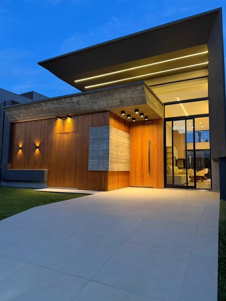 Casa com 4 suítes em condomínio  de Xangri-lá: 1ª foto da galeria de imagens do imóvel