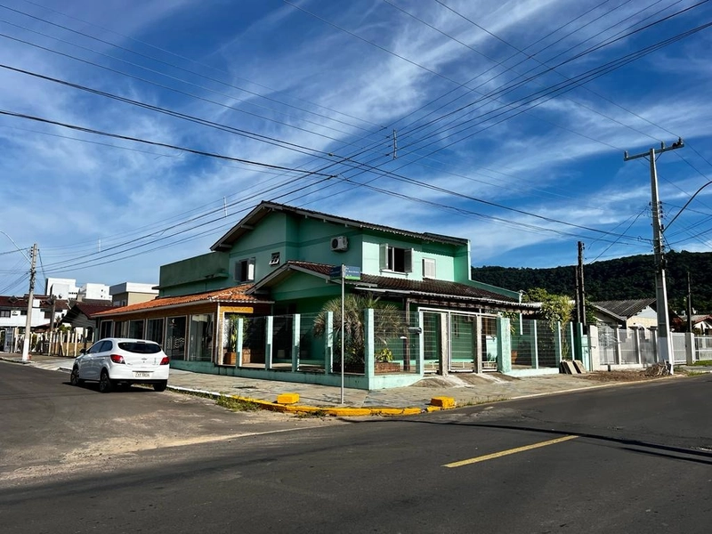Excelente imovel de esquina: 1ª foto da galeria de imagens do imóvel