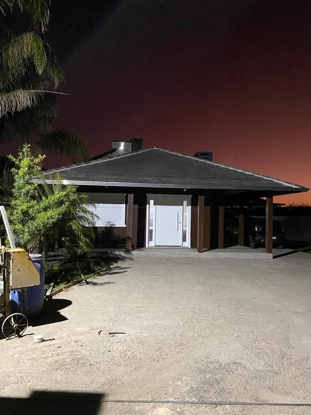 Lindo Sítio de Lazer na Beira da Lagoa: 4ª foto da galeria de imagens do imóvel