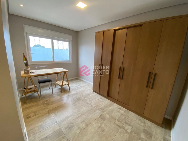 Lindo imovel com sala de estar com lareira, living e amplo espaco: 31ª foto da galeria de imagens do imóvel