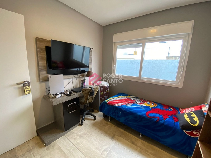 Lindo imovel com sala de estar com lareira, living e amplo espaco: 28ª foto da galeria de imagens do imóvel