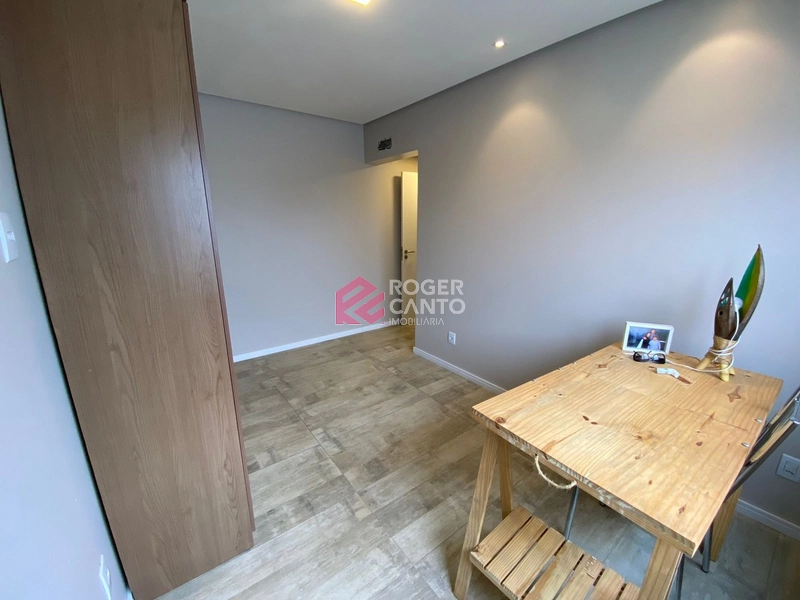 Lindo imovel com sala de estar com lareira, living e amplo espaco: 27ª foto da galeria de imagens do imóvel