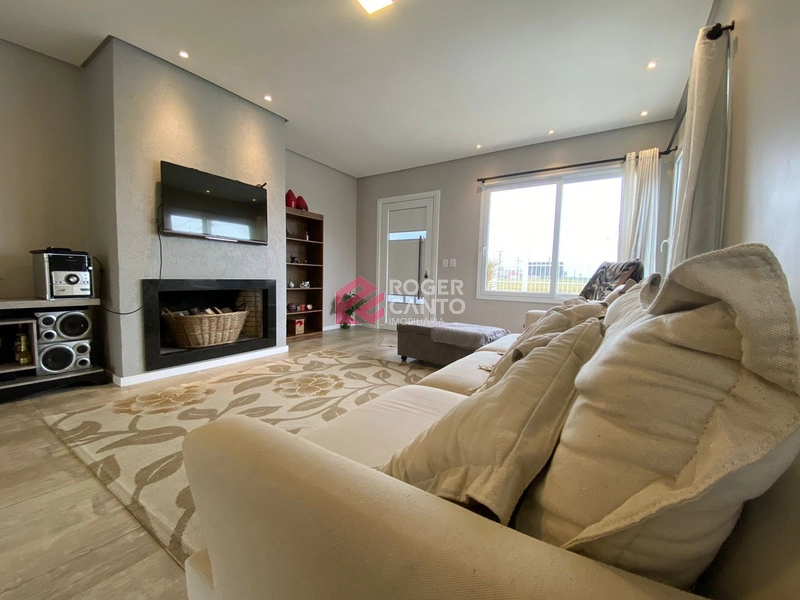 Lindo imovel com sala de estar com lareira, living e amplo espaco: 17ª foto da galeria de imagens do imóvel