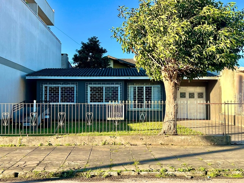 Excelente casa a venda no centro: 1ª foto da galeria de imagens do imóvel