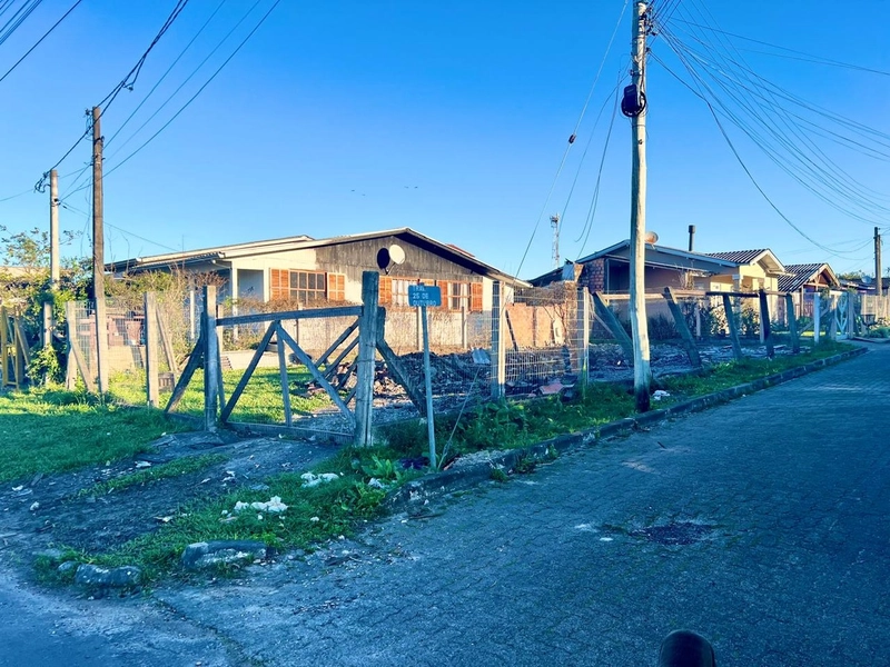 Terreno de esquina a venda: 1ª foto da galeria de imagens do imóvel