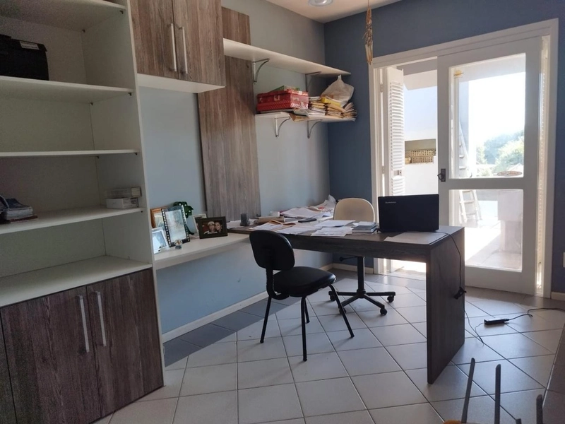 Ampla Residencia com Piscina: 13ª foto da galeria de imagens do imóvel
