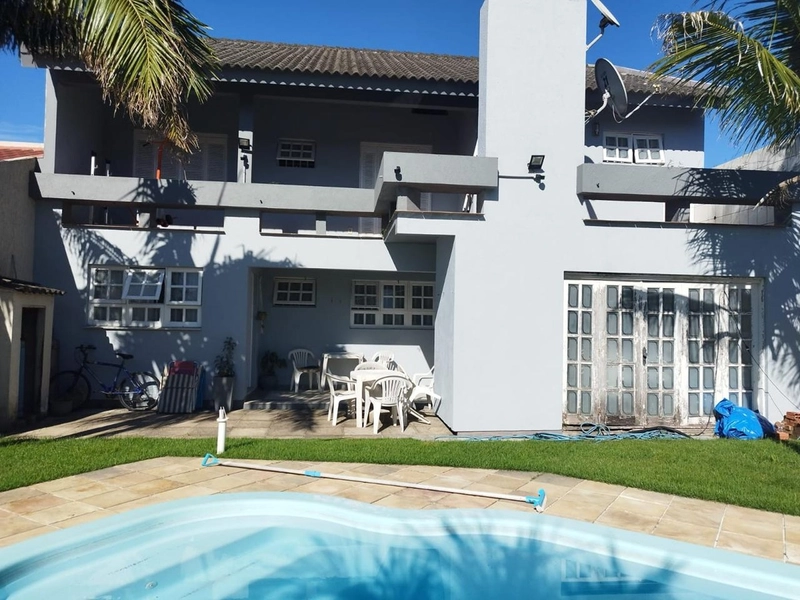 Ampla Residencia com Piscina: 5ª foto da galeria de imagens do imóvel