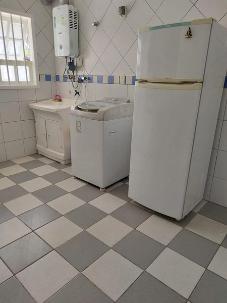 Ampla Residencia com Piscina: 7ª foto da galeria de imagens do imóvel