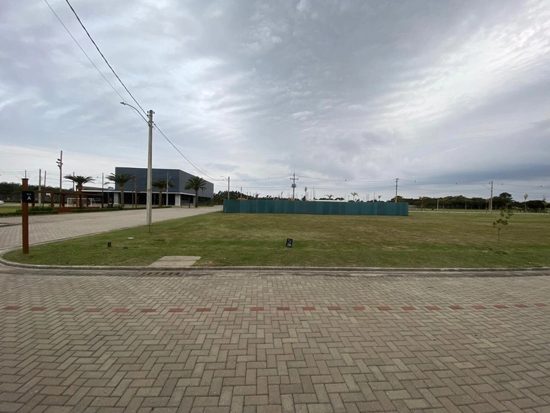 Excelente terreno de esquina em condomínio fechado: 9ª foto da galeria de imagens do imóvel