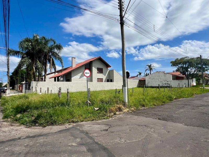 Excelente terreno de esquina no bairro Caiu do Céu: 2ª foto da galeria de imagens do imóvel