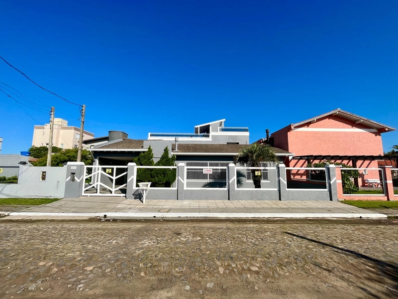 Casa bem localizada em Tramandaí.: 1ª foto da galeria de imagens do imóvel