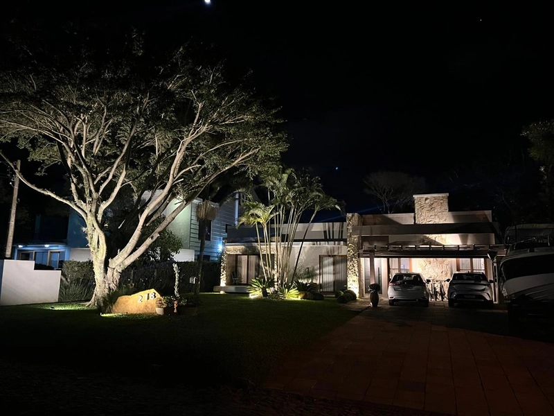 Casa Térrea no condomínio Interlagos: 2ª foto da galeria de imagens do imóvel
