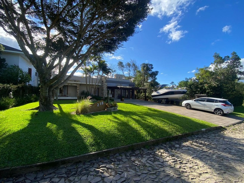 Casa Térrea no condomínio Interlagos: 1ª foto da galeria de imagens do imóvel