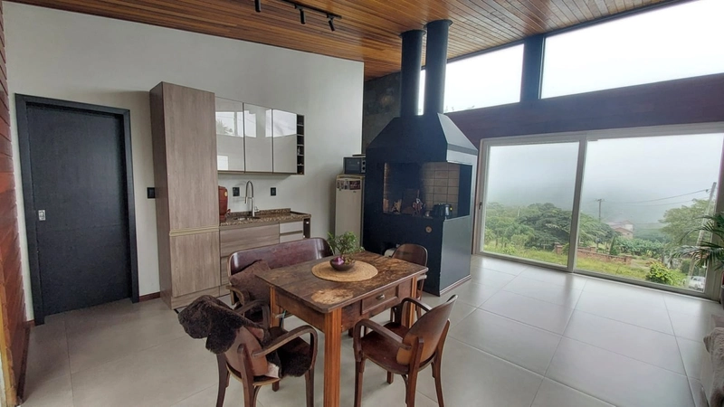 Casa alto padrão no Morro da Borussia: 3ª foto da galeria de imagens do imóvel