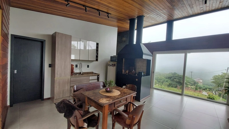 Casa alto padrão no Morro da Borussia: 2ª foto da galeria de imagens do imóvel