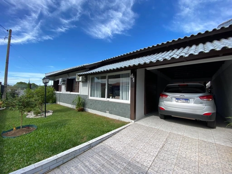 Belíssima casa com piscina: 2ª foto da galeria de imagens do imóvel