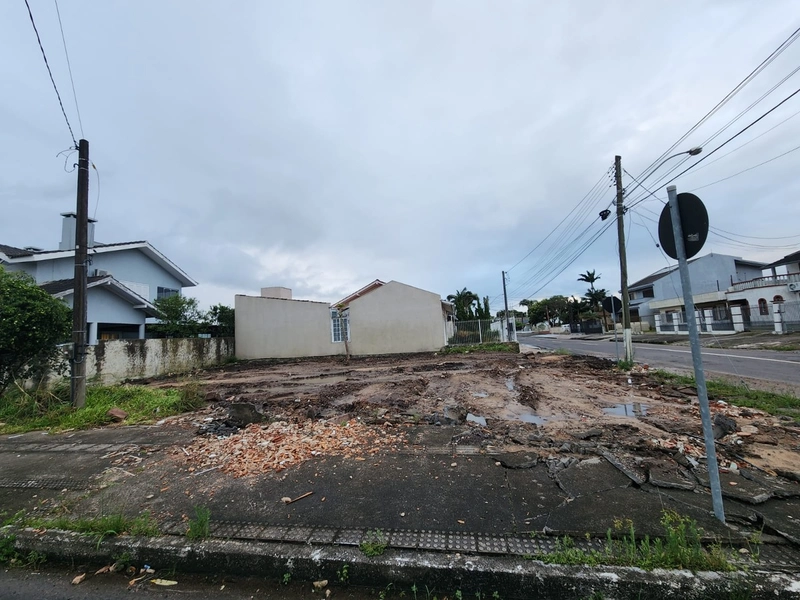 Excelente terreno de esquina no Centro: 1ª foto da galeria de imagens do imóvel