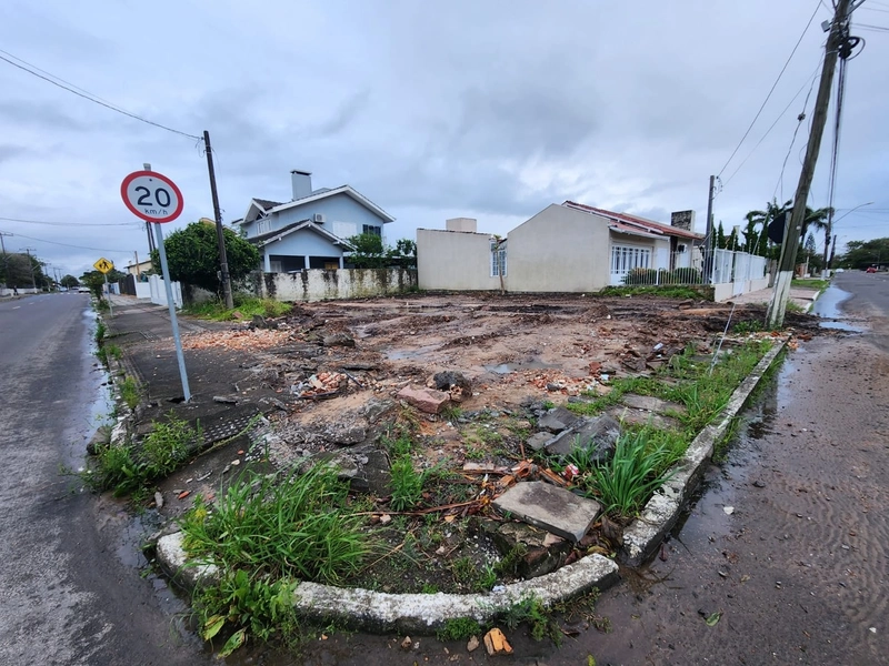 Excelente terreno de esquina no Centro: 3ª foto da galeria de imagens do imóvel