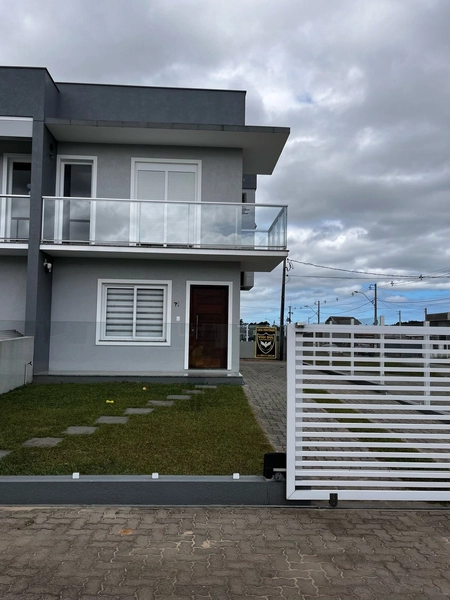 Belo duplex de esquina no bairro Bosques de Albatroz: 1ª foto da galeria de imagens do imóvel
