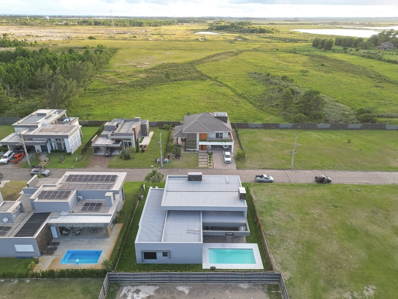 Casa térrea com 4 suítes no Condomínio Lagoa do Passo: 2ª foto da galeria de imagens do imóvel