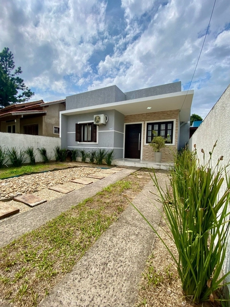 Excelente casa térrea com piscina no bairro Serramar: 1ª foto da galeria de imagens do imóvel