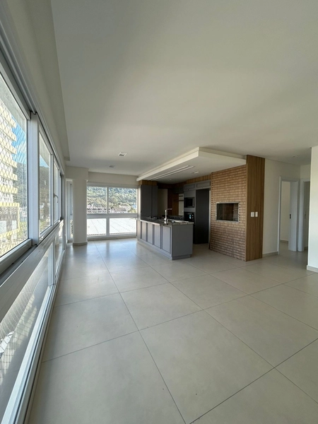 Apartamento no centro: 2ª foto da galeria de imagens do imóvel