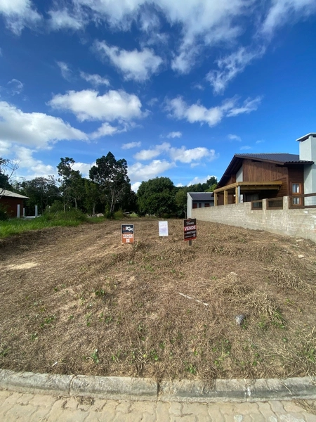 Excelente terreno no bairro Bosques de Albatroz: 1ª foto da galeria de imagens do imóvel