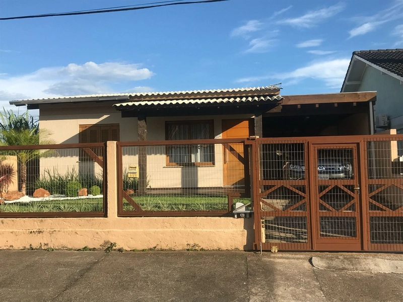 Bela morada no Bairro Caiu do Céu: 1ª foto da galeria de imagens do imóvel