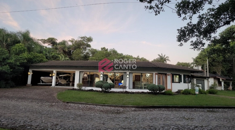 Casa á venda no Interlagos: 1ª foto da galeria de imagens do imóvel