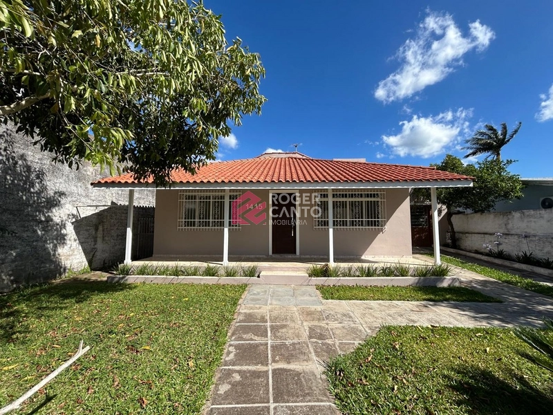 Casa com ótima localização