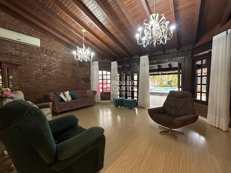 Bela casa localizada em uma das principais avenidas de Osório: 17ª foto da galeria de imagens do imóvel