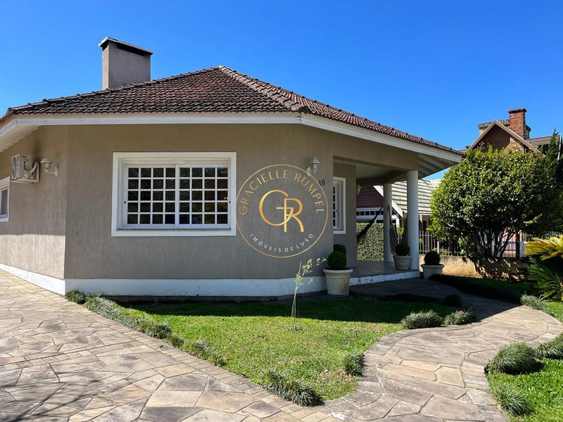 Casa com 4 dormitórios em Gramado!: 3ª foto da galeria de imagens do imóvel