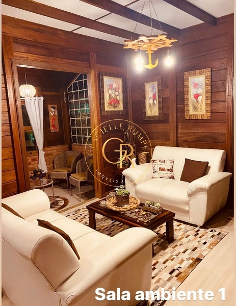 Belíssima Casa com 04 dormitórios em Gramado!: 4ª foto da galeria de imagens do imóvel