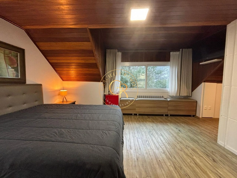 Casa com 04 dormitórios em Bairro Nobre em Canela!: 7ª foto da galeria de imagens do imóvel