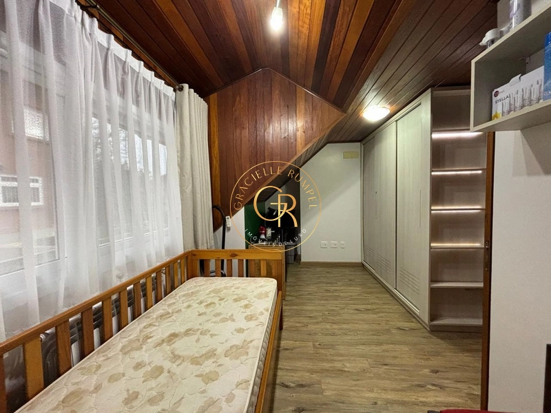 Casa com 04 dormitórios em Bairro Nobre em Canela!: 11ª foto da galeria de imagens do imóvel