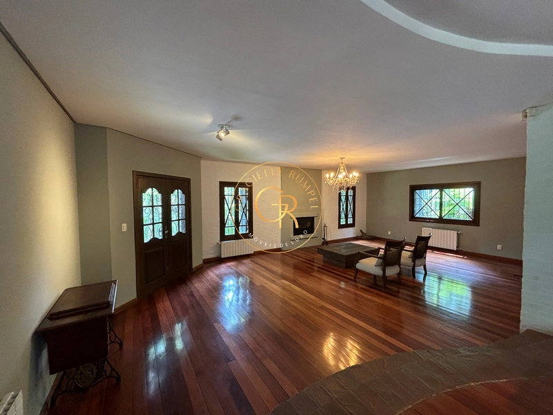 Casa Maravilhosa com 03 suítes em Canela!: 1ª foto da galeria de imagens do imóvel
