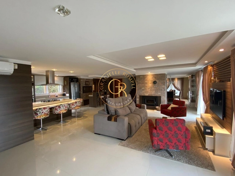 Casa Mobiliada e Decorada com 03 dormitórios em Gramado!: 3ª foto da galeria de imagens do imóvel