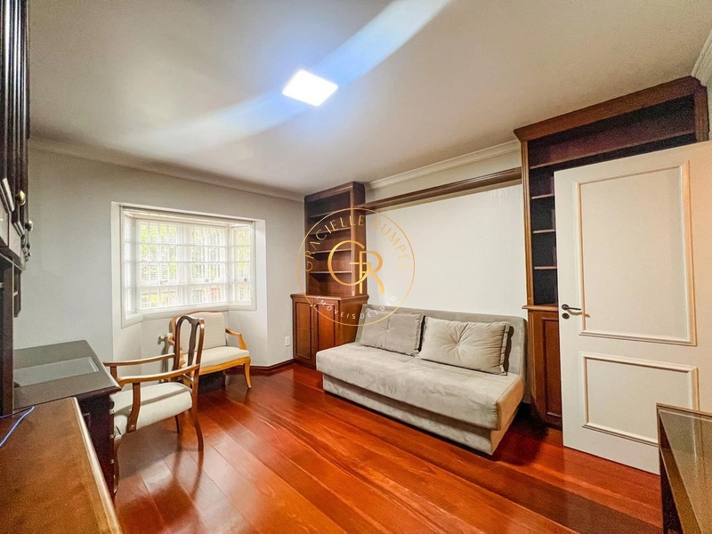 Casa com 04 dormitórios em Bairro Charmoso em Gramado: 22ª foto da galeria de imagens do imóvel